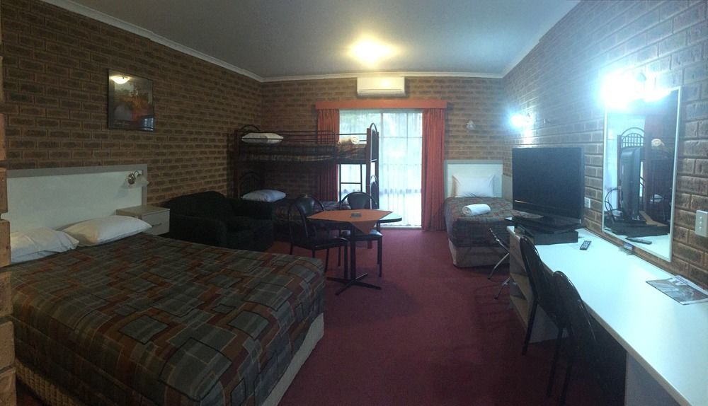 Glider City Motel เบแนลลา ภายนอก รูปภาพ