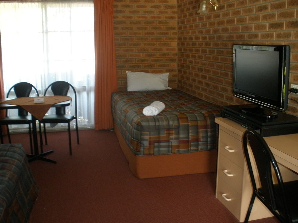 Glider City Motel เบแนลลา ภายนอก รูปภาพ